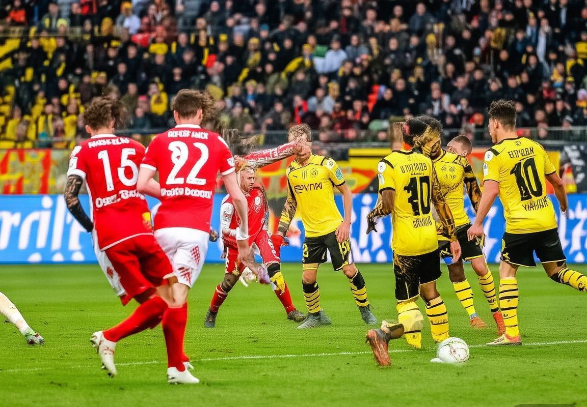 2019德甲纽伦堡对决多特蒙德：球星对决与战术解析(图1)