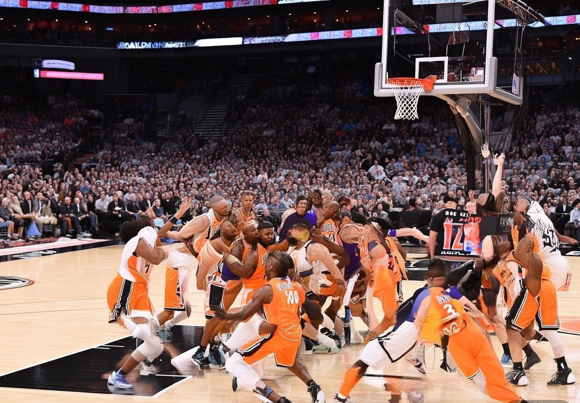 2021湖人VS篮网巅峰对决：詹姆斯领衔，NBA竞争格局再洗牌(图1)